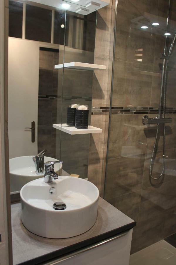 Appartement Quai Ouest, Vue Entree Port, Stationnement Gratuit, Lits Faits Pour Votre Arrivee, Serviettes De Toilettes Fournies Dieppe Exterior photo